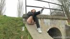 Pissing scene