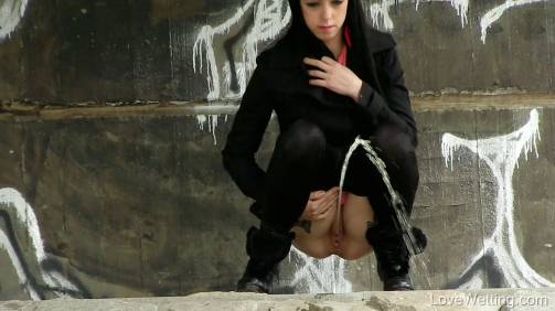 Pissing scene