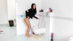 Pissing scene