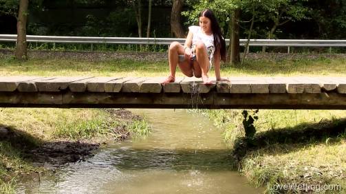 Pissing scene