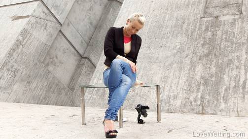 Double crossed legs