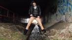 Pissing scene