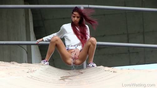 Pissing scene