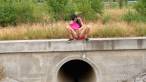 Pissing scene