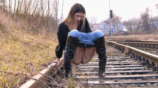 Renata - Pissing Scene