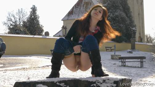 Pissing scene