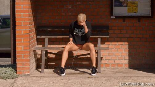 Pissing scene