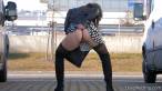 Pissing scene
