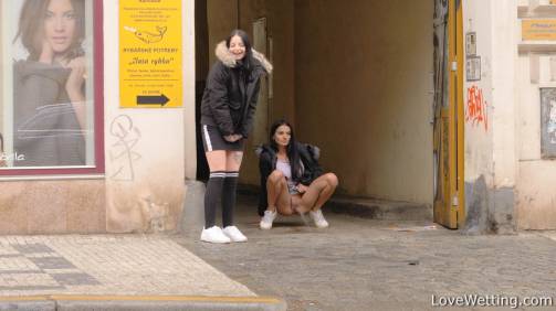 Pissing scene