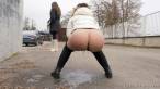 Pissing scene