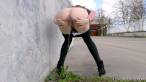 Pissing scene