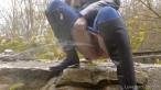 Pissing scene