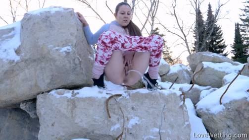 Pissing scene